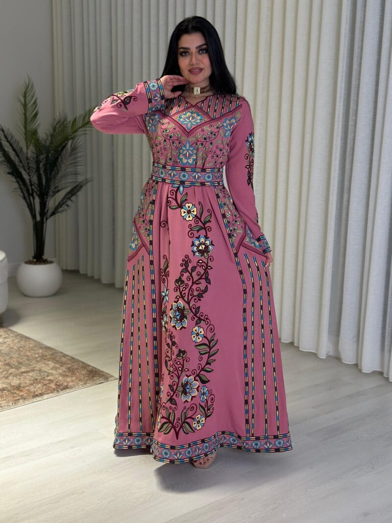 ⁦فستان ملكي تطريز طلس أردني⁩ - الصورة ⁦4⁩