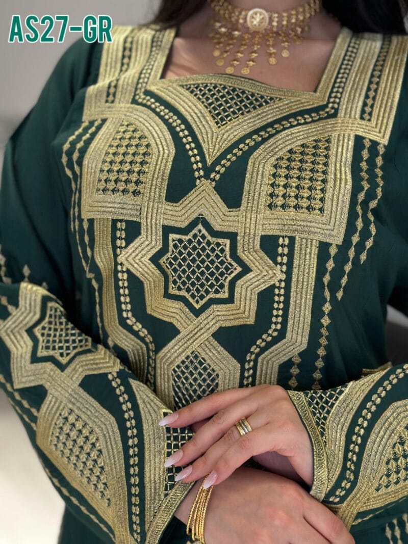 ⁦جلابية عسيري تطريز ذهبي⁩ - الصورة ⁦3⁩