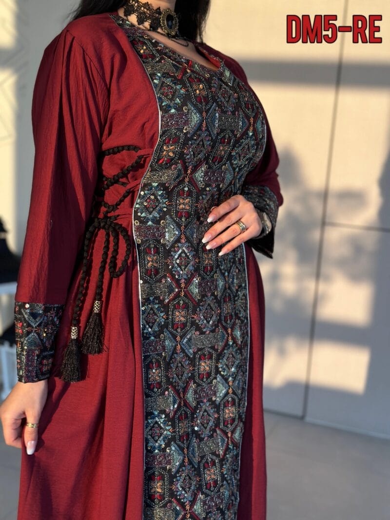 ⁦فستان رباط تطريز يدوي⁩ - الصورة ⁦3⁩