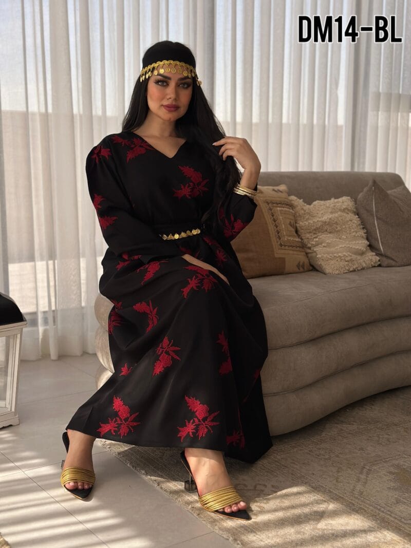 ⁦فستان كريب تطريز كامل⁩ - الصورة ⁦3⁩