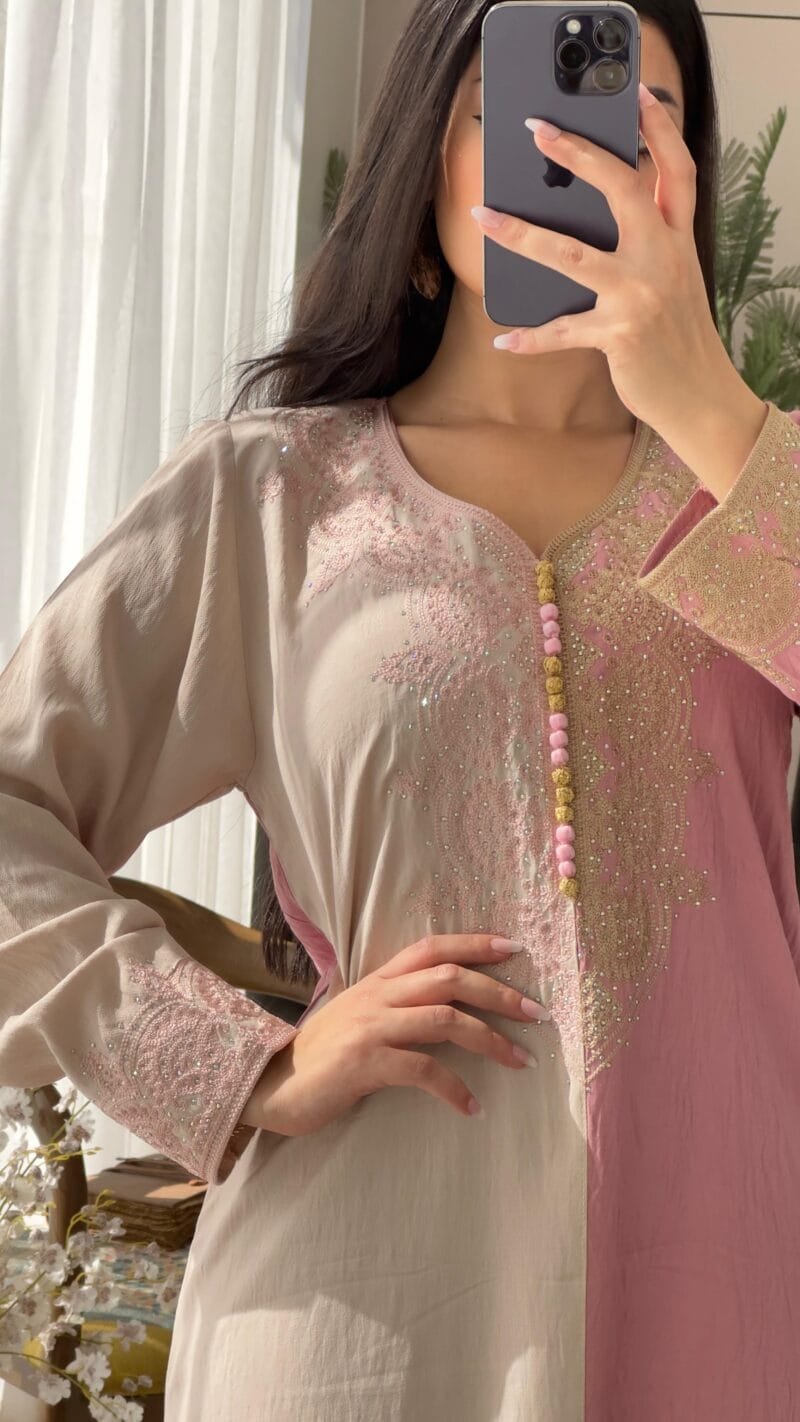 ⁦جلابية تطريز لينن  لونين⁩ - الصورة ⁦3⁩