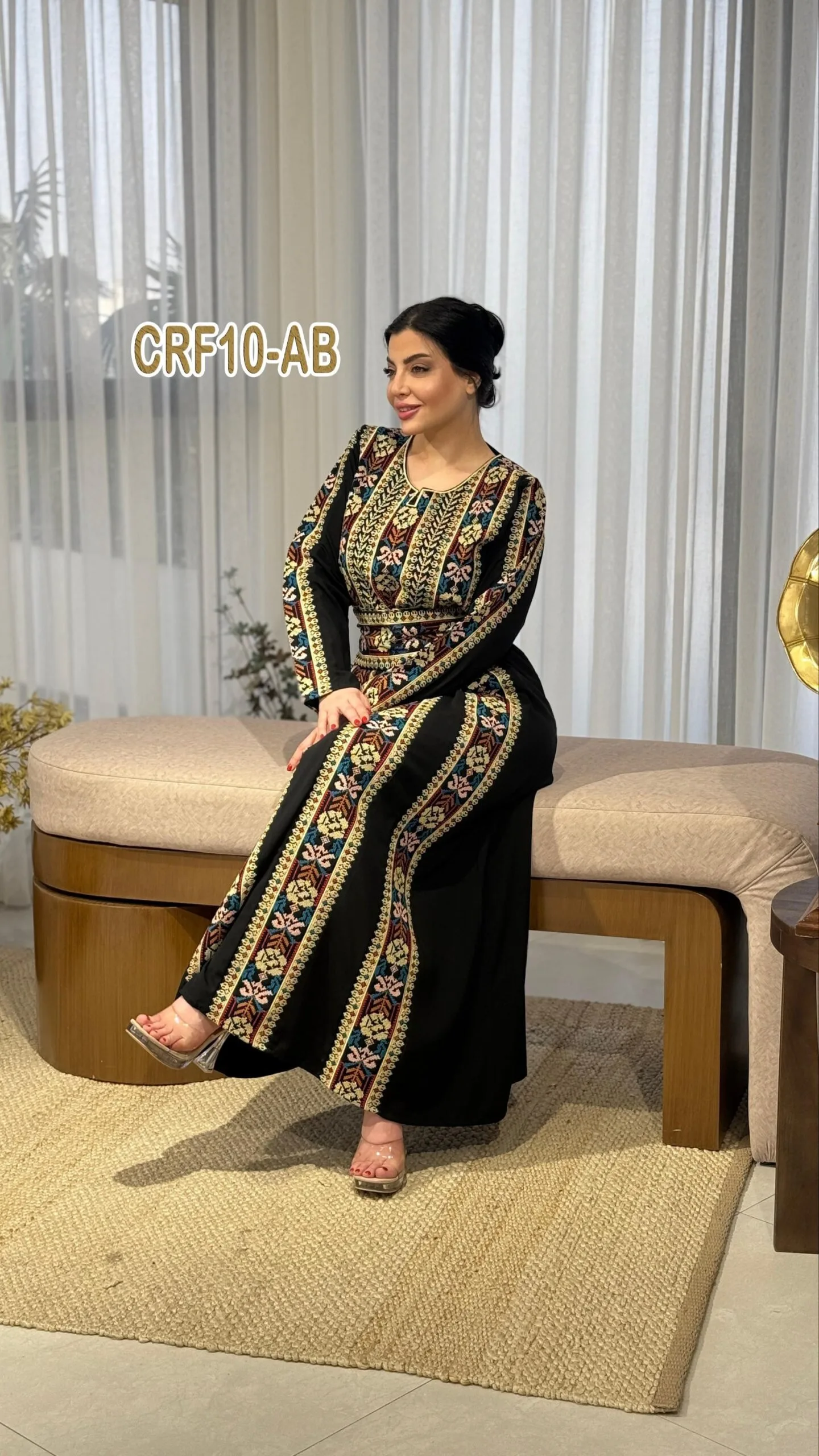 ⁦فستان عروق تطريز كريب⁩ - الصورة ⁦5⁩