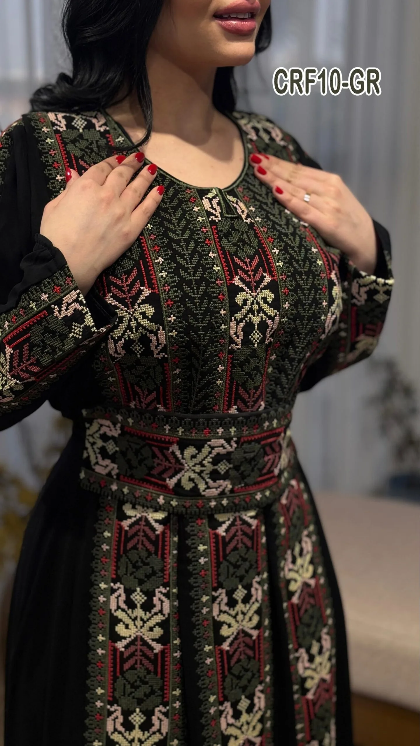 ⁦فستان عروق تطريز كريب⁩ - الصورة ⁦7⁩
