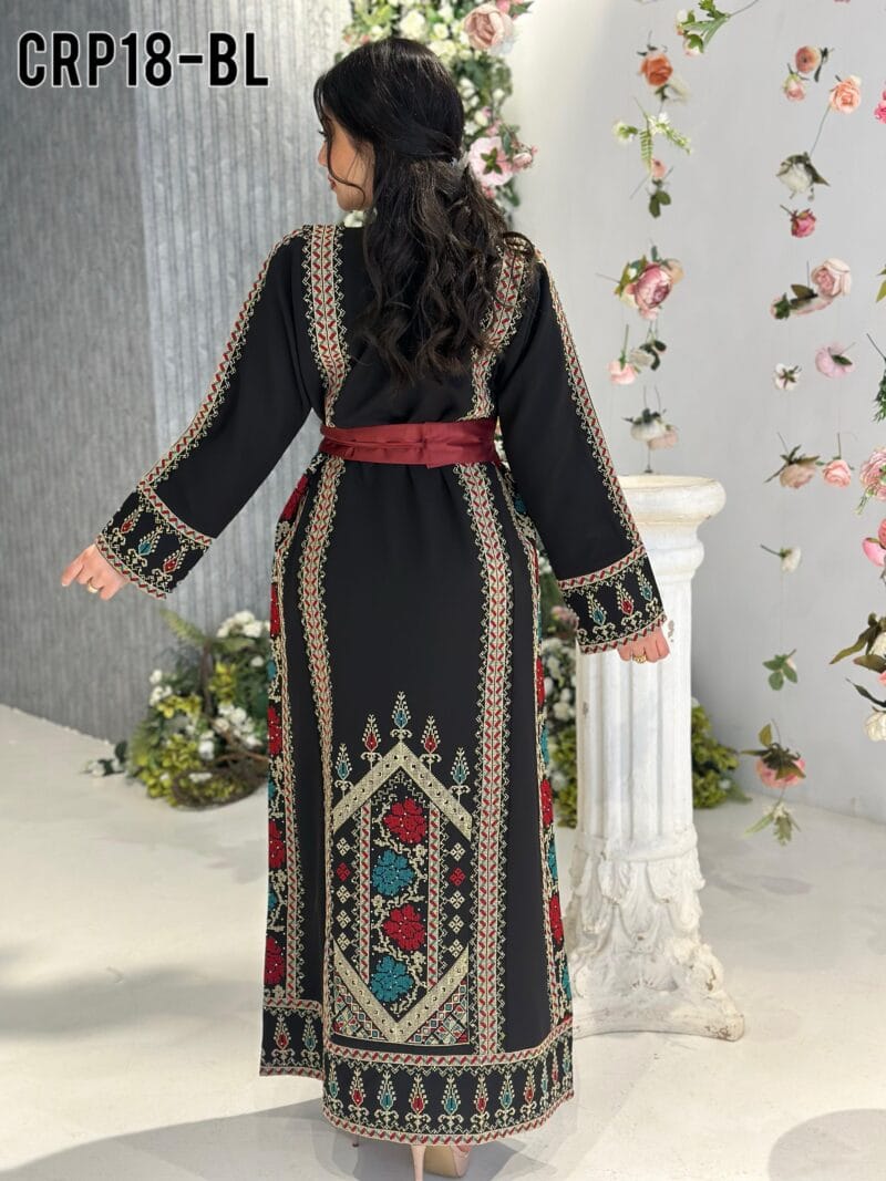 ⁦فستان كريب تطريز كامل⁩ - الصورة ⁦9⁩