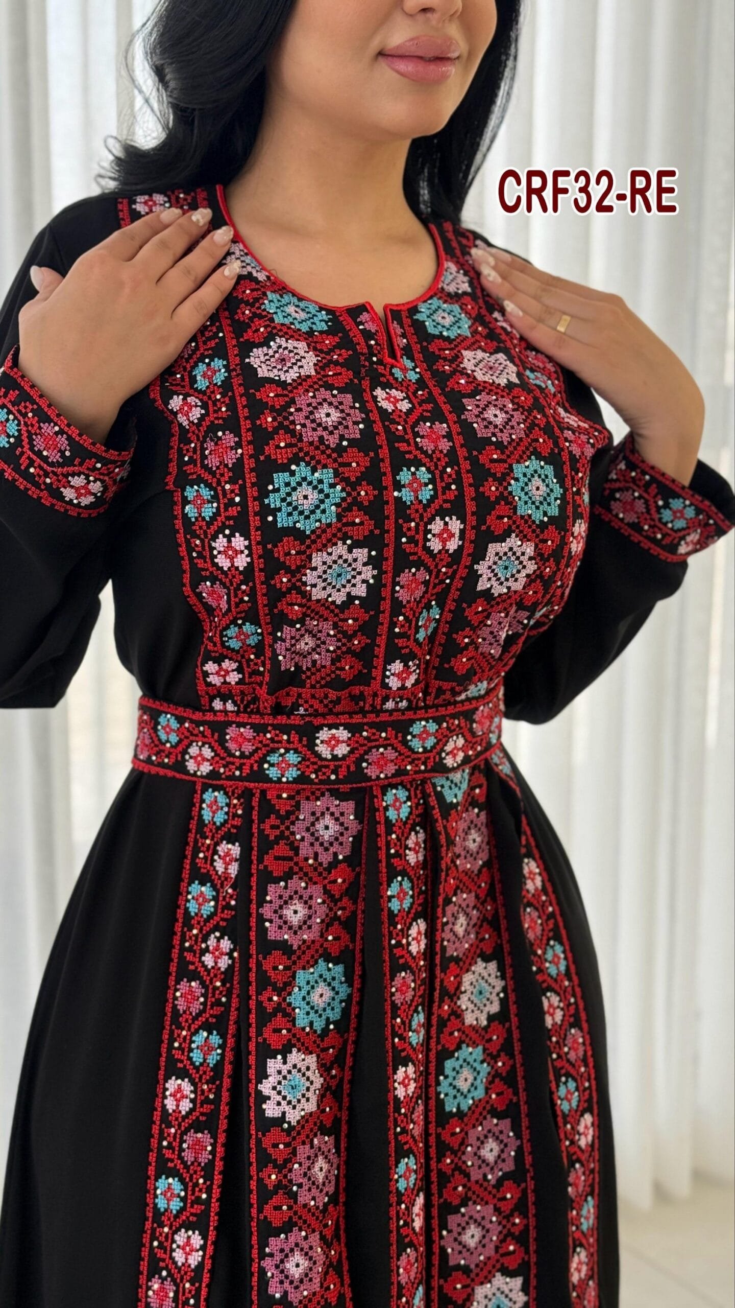فستان كريب عروق تطريز