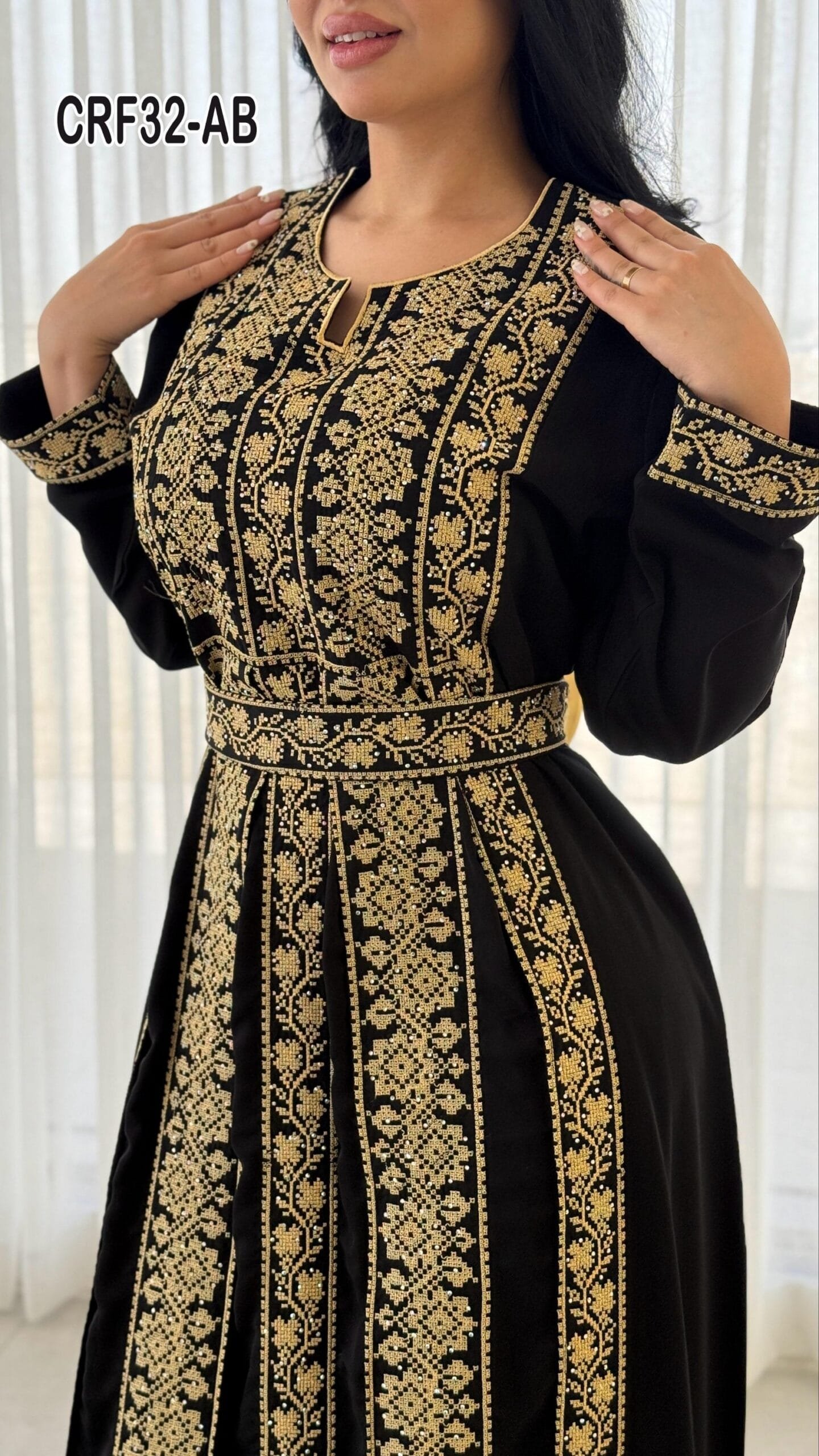 فستان كريب عروق تطريز