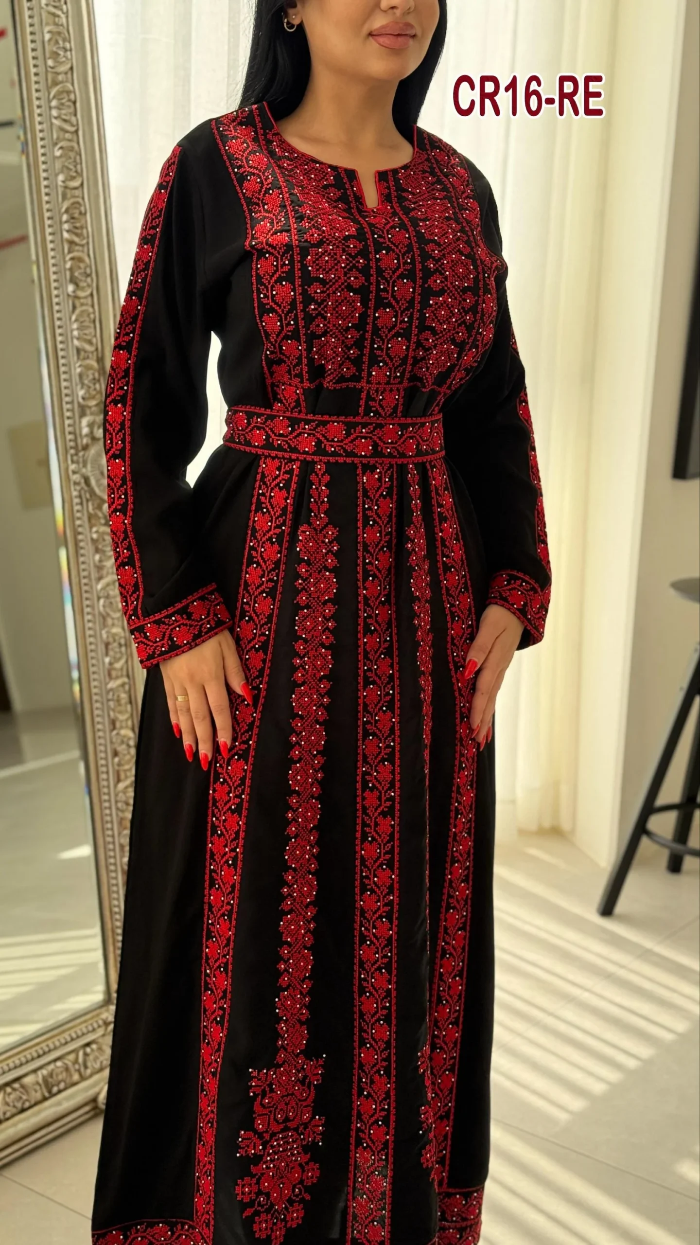 فستان كريب عروق تطريز